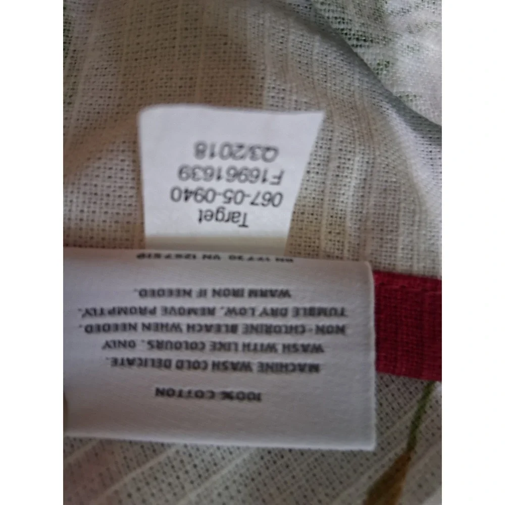 Threshold Tablecloth‎ White Green Red Botanical Leaf Cotton Christmas 2018 83x58